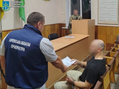 В Харькове мужчина напал с ножом на сотрудников ТЦК и полицейских, есть раненые