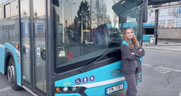Українка в Чехії навчилася водити автобус, стала обличчям транспортної фірми і одружилася