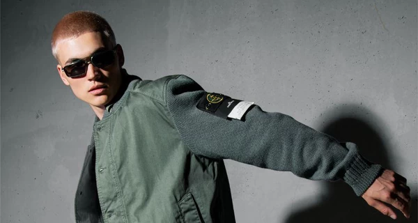 Факт. Що означає Stone Island на правій руці