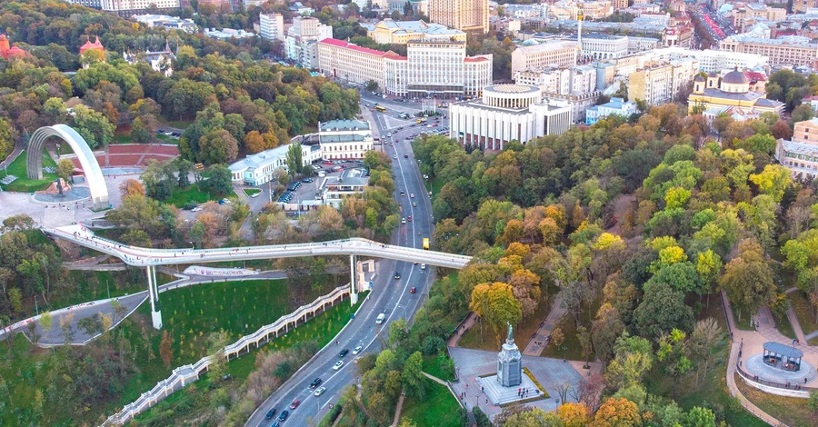 В Киев приезжает рекордное количество туристов с начала вторжения