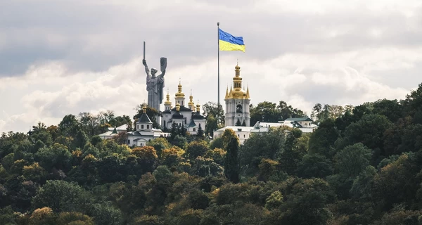 День Незалежності 2025: у Києві бігатимуть у вишиванках, а в Мукачеві варитимуть варення