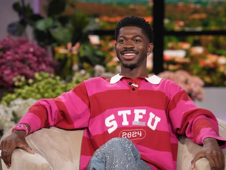 Ходив вулицею у спідній білизні: репера Lil Nas X заарештували за напад на поліцейського
