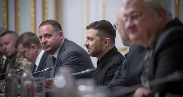 Зеленський із посмішкою прокоментував удари дронів по нафтопроводу 