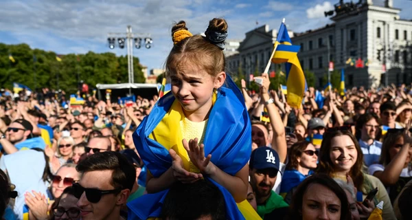 Українці святкують сьогодні 34-ту річницю Дня незалежності 