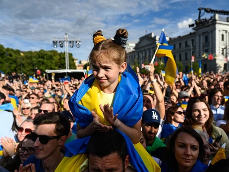 Українці святкують сьогодні 34-ту річницю Дня незалежності 