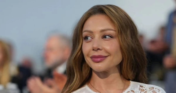 Тіна Кароль у сукні-вишиванці виступила на Молитовному сніданку в Києві
