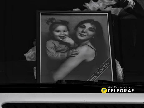 У Києві прощаються з 2-річною Ангеліною та її мамою, які стали жертвами удару РФ