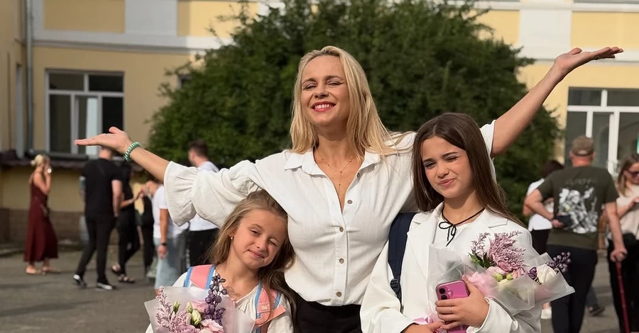 MONATIK, Ребрик і Тополя 1 вересня показали кадри зі шкільної лінійки дітей