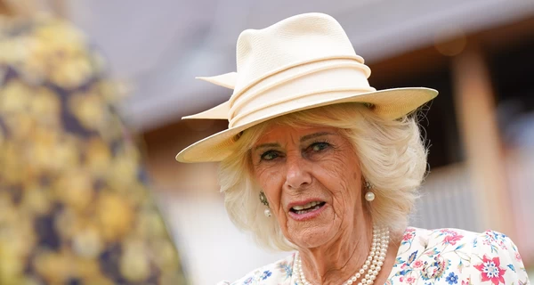 Королева Камилла в юности едва не стала жертвой насилия: Отбилась каблуком