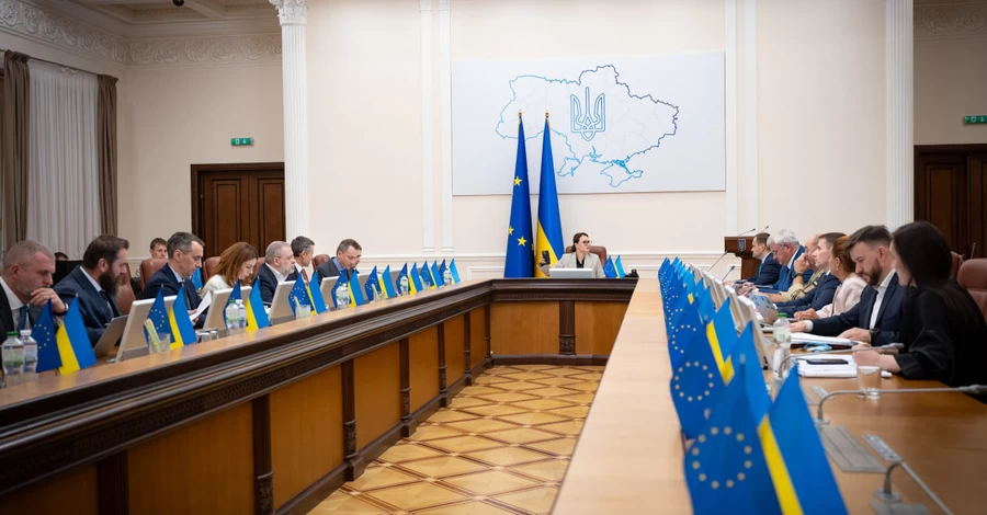 Кабмін опублікував постанову про виїзд жінок-депутатів за кордон