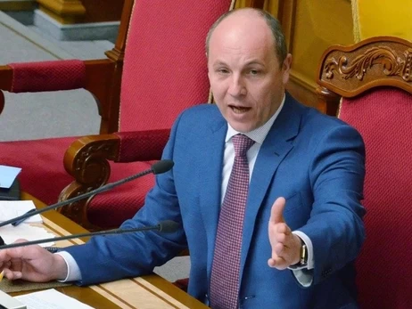 У Києві та Львові прощаються з убитим нардепом Андрієм Парубієм