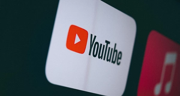 YouTube усиливает контроль за семейной подпиской Premium: будет проверять, живут ли родственники вместе