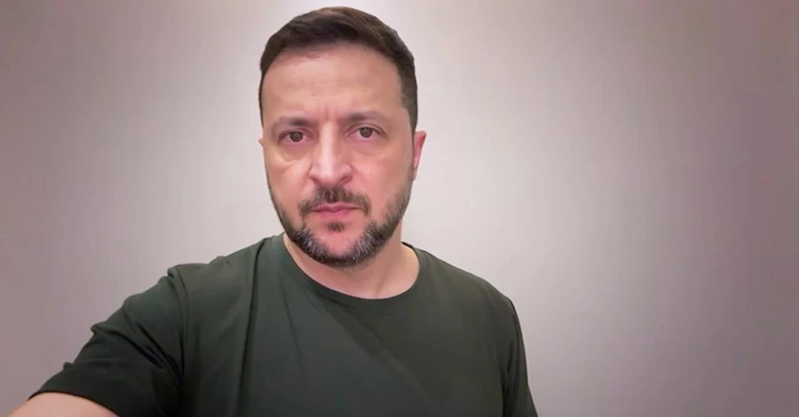 Зеленский заявил, что РФ накапливает силы на фронте: Украина будет отвечать на удары 