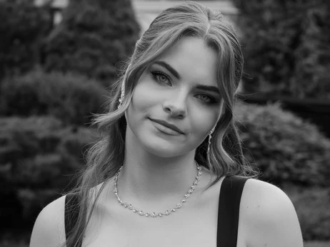 Трагедія у Білій Церкві: учні ліцею МАН сумують за однокласницею, яку позбавив життя рідний брат