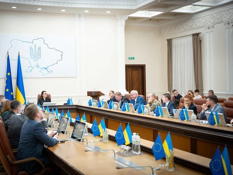 Бюджет-2026: збільшать зарплату вчителям та лікарям і 10 млрд на чекап для громадян 40+  