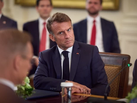 Порушення російськими дронами простору країн НАТО не випадковість, - Макрон