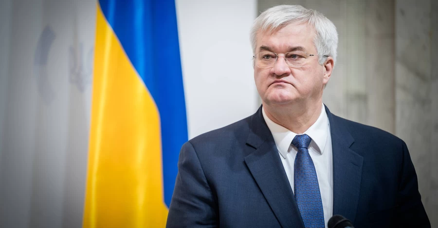 Киев запретил въезд трем венгерским военным в ответ на действия Будапешта
