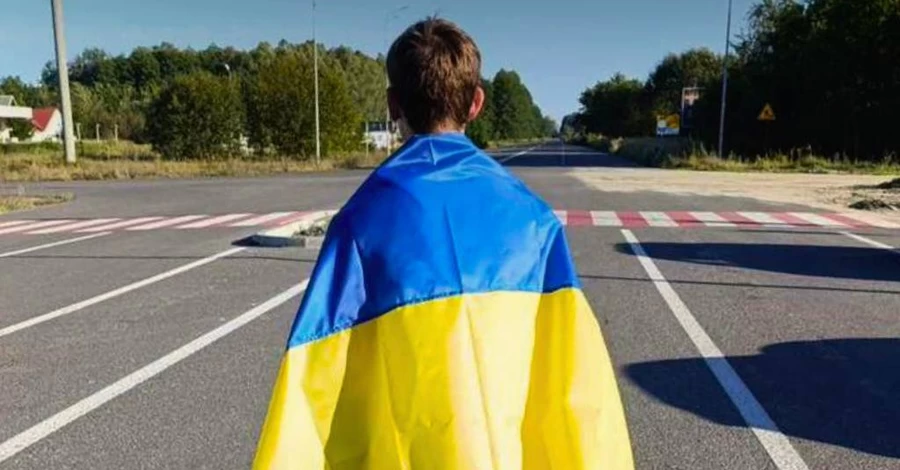 Із захоплених РФ територій повернули ще трьох молодих людей, яких намагалися завербувати росіяни 