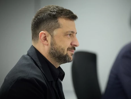Лукашенко живет в своем стариковском мире, Путин иногда наведывается, - Зеленский