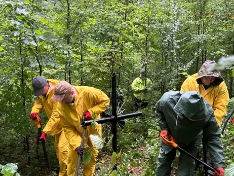 У Польщі українські фахівці розпочали ексгумацію могил полеглих бійців УПА