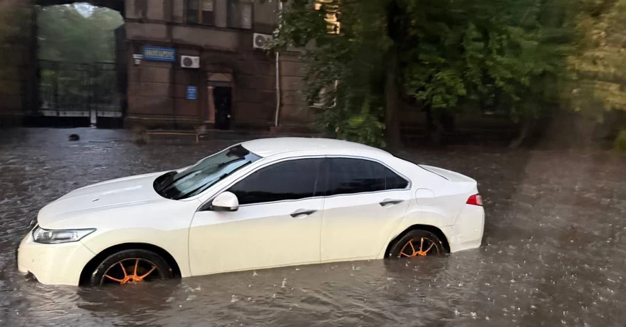 Школи Одеси 1 жовтня переводять на дистанційку - класи та укриття 