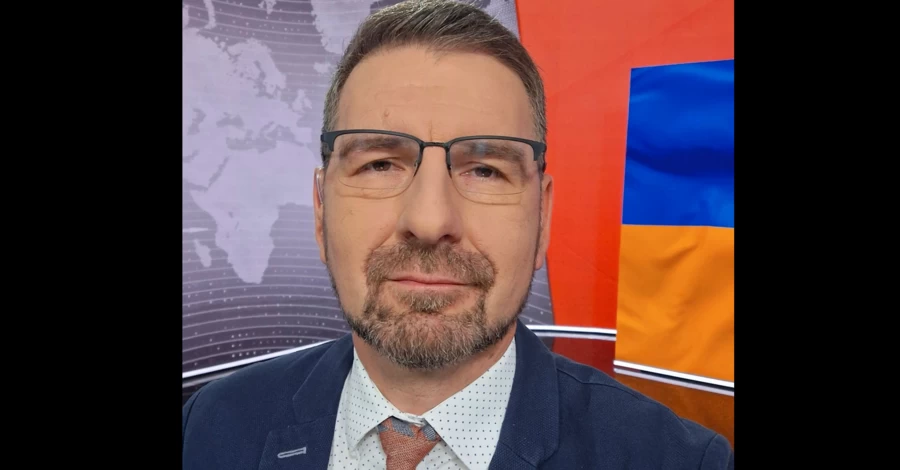 Ведущий 