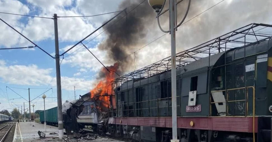 Внаслідок атаки на Шостку під удар потрапили два потяги, серед поранених – троє дітей
