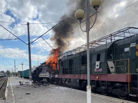 Внаслідок атаки на Шостку під удар потрапили два потяги, серед поранених – троє дітей