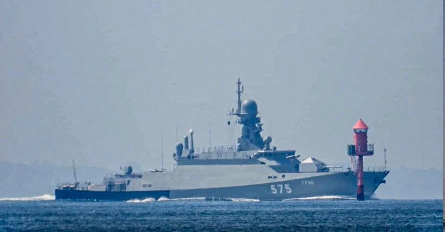 Силы ССО поразили корабль РФ, который шел из Балтийского в Каспийское море