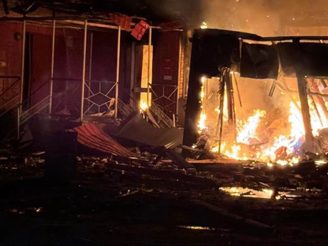 На Донеччині обстрілом знищене відділення Нової пошти з посилками на 1 млн грн