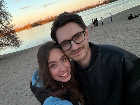 Актори Ангеліна Самчик та Євген Лісничий оголосили про заручини