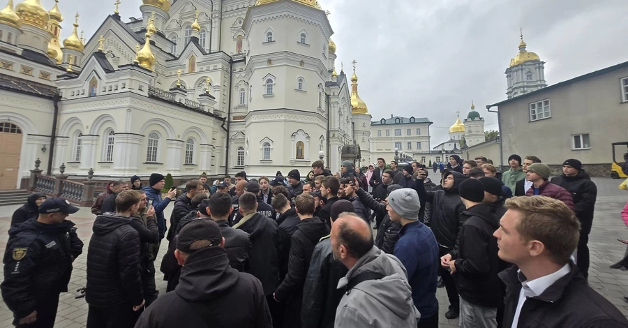 СБУ та поліція прийшли з обшуками до Почаївської лаври - сталися конфлікти та провокації 