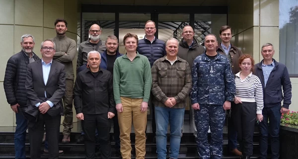 Нідерланди передали Україні протимінний корабель типу Alkmaar