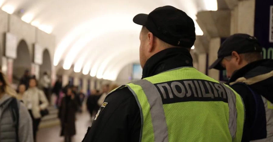 Полиция задержала подростков, избивших человека в киевском метро
