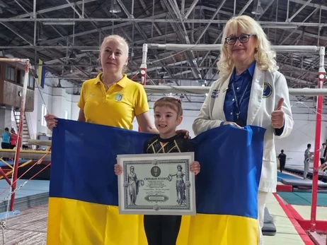 6-летняя львовянка установила мировой рекорд Гиннеса по подъемам-переворотам