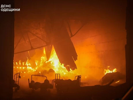 На Одещині через атаку дронів загорілися склади з одягом