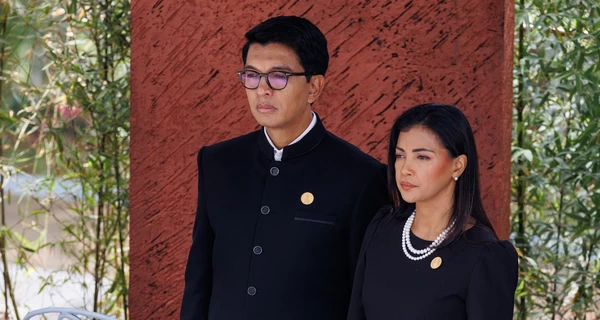 Президент Мадагаскару на тлі протестів втік з країни