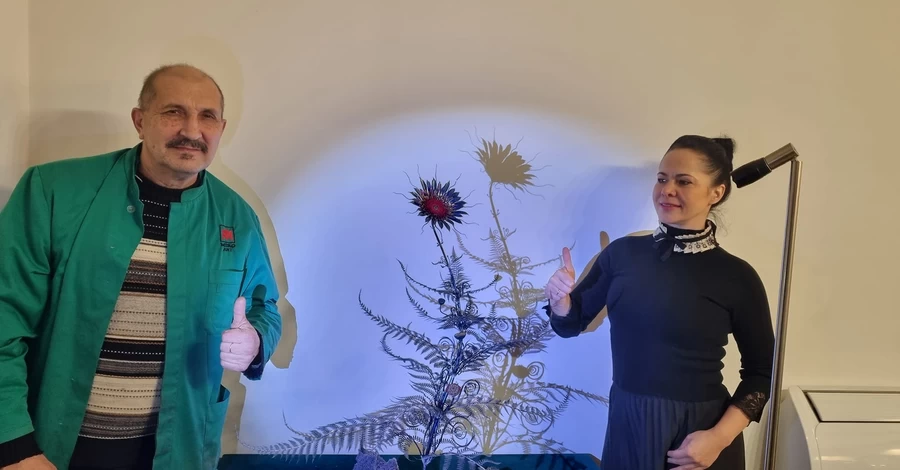 Из обломков вражеской ракеты: ювелир со Львовщины создал единственный в мире «Цветок папоротника»