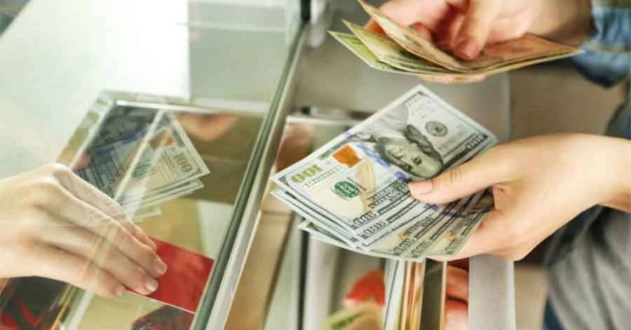 Факт. Як обміняти старі долари на нові у Києві: покрокова інструкція