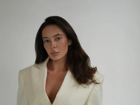 У блогера Ксюші Манекен шахраї вкрали 6 мільйонів гривень через банк