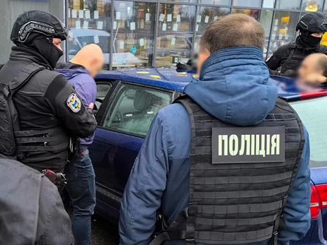 Військовий пропонував чоловікам виїзд за кордон під виглядом службового відрядження - його затримали
