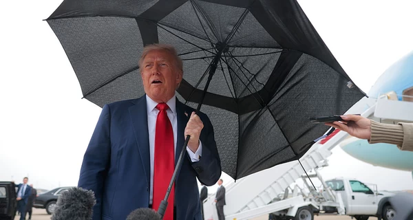 Трамп заявив, що не може віддати Україні всю зброю, бо “потрібна самим”