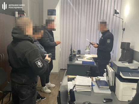 У Києві поліцейським оголосили підозру за побиття чоловіка біля ТЦК