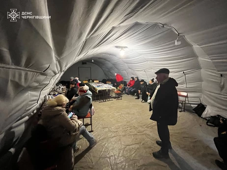 Блекаут у Чернігові: енергетики не можуть розпочати роботи через атаки російських дронів