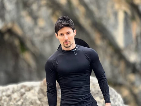 Дуров заявив, що “із задоволенням” купить вкрадені з Лувру коштовності