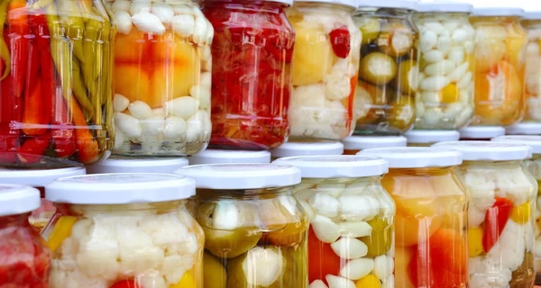 Гастротренд из бабушкиного подвала: ферментированные продукты улучшают пищеварение и кожу