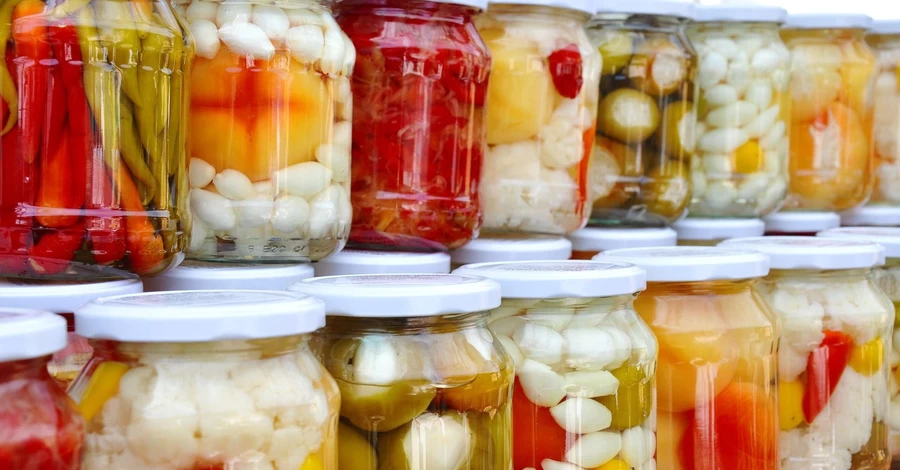 Гастротренд із бабусиного підвалу: ферментовані продукти покращують травлення і шкіру