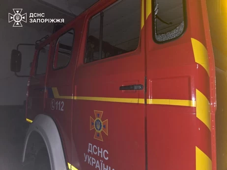 В Запорожье вражеский дрон попал в автомобиль спасателей, есть раненые