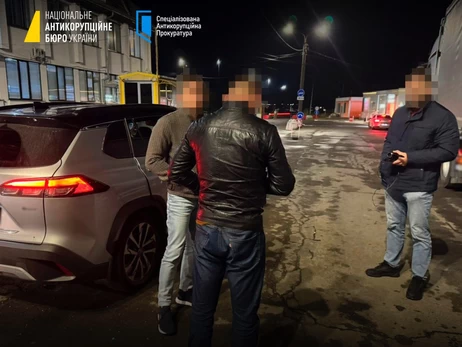 Правоохранители разоблачили конвертационный центр на 15 млрд грн, который курировали экс-руководители налоговой