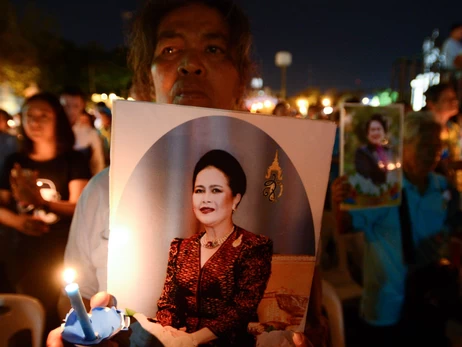 Умерла мать короля Таиланда - бывшая королева Сирикит